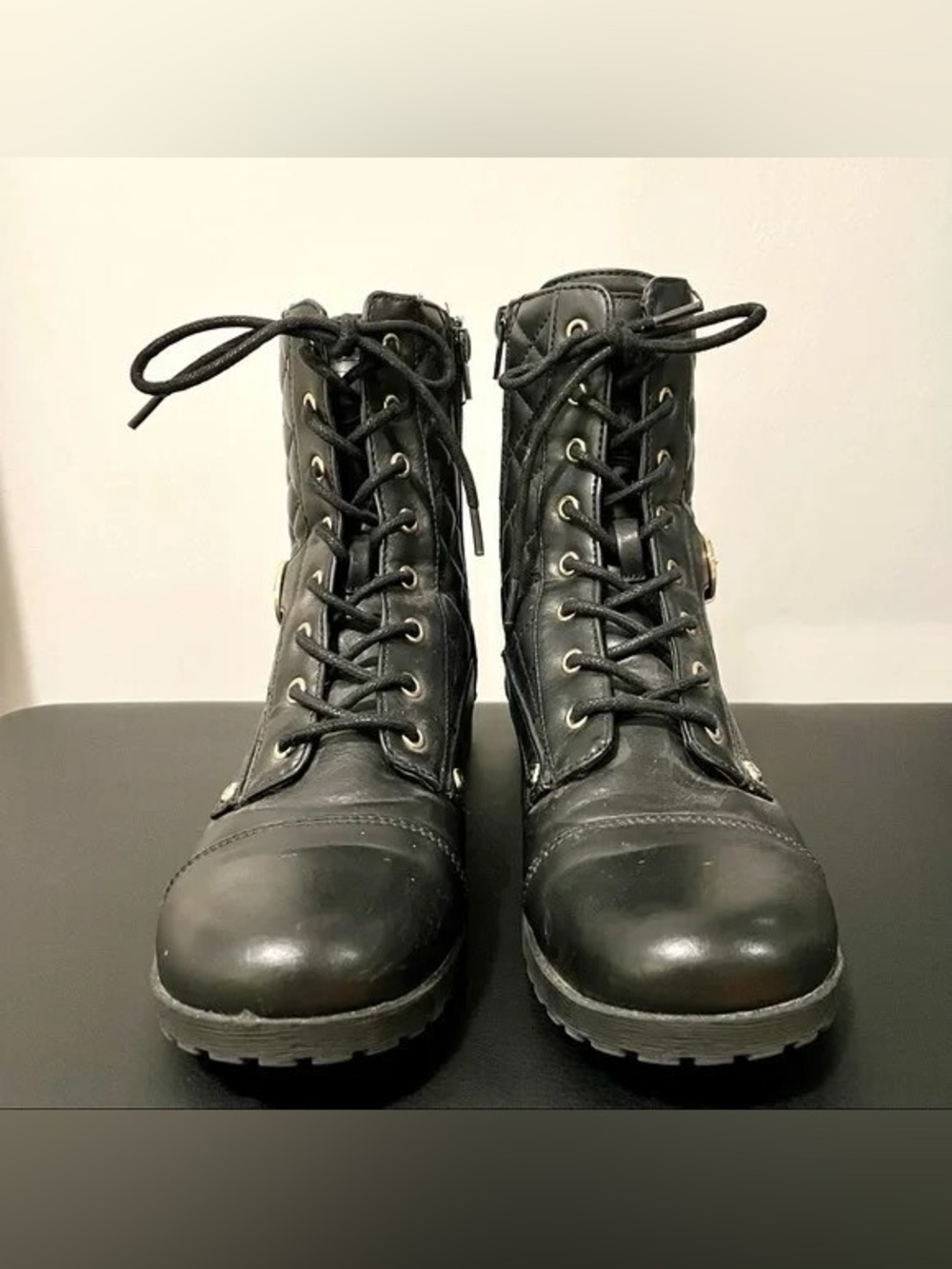 EUC G by Guess Breeezy Lace-Up Combat Boots Size 8